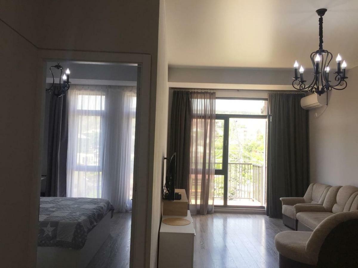Sunny Apartment Ortachala Тбілісі Екстер'єр фото